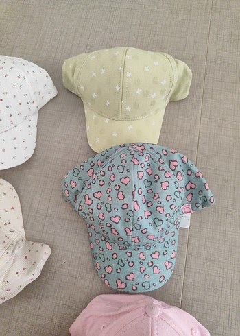 Çocuklar için Çok Renkli Düğmeli Pamuklu Şapka - Görsel 5