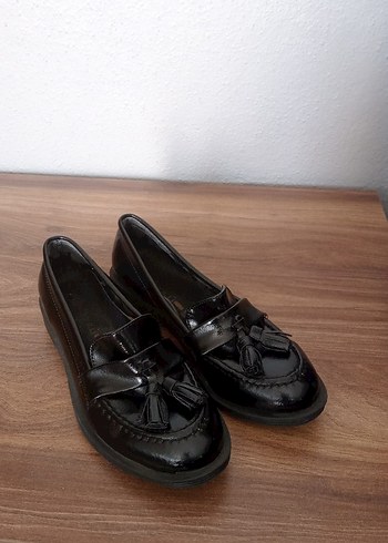 Bambi Parlak Siyah Puskullu Loafer 31 Numara