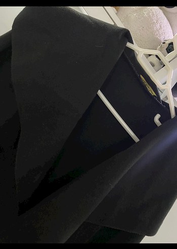 Siyah Kuşaklı Kadın Kaban - Görsel 4