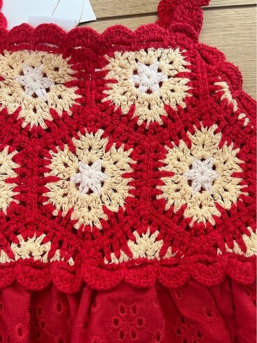 Kırmızı elbise - Görsel 2