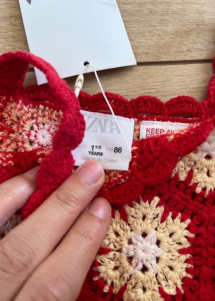 Kırmızı elbise - Görsel 3