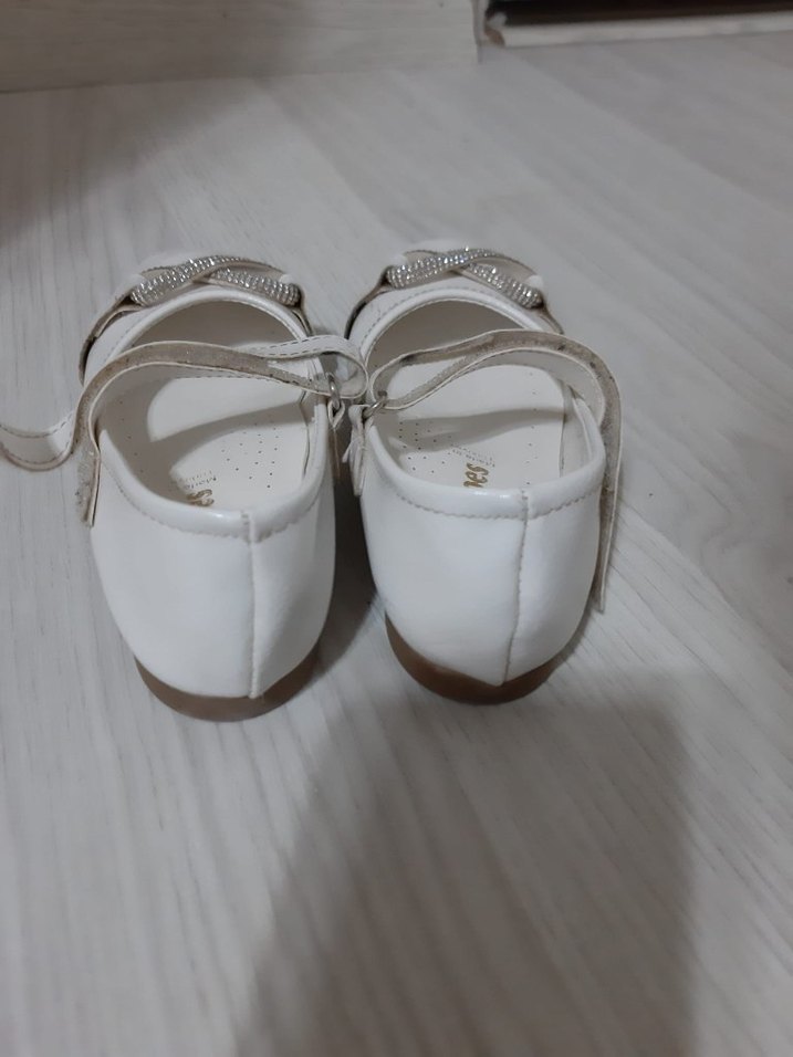 Beyaz Parlak Tokalı Kız Çocuk Babet - Görsel 4