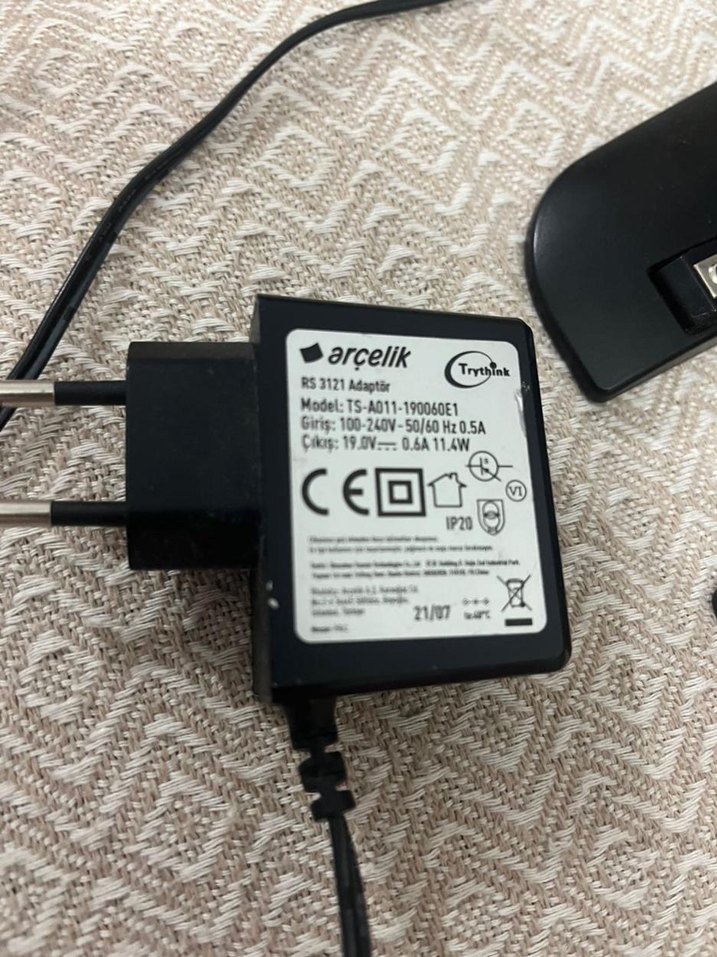 Siyah robot süpürge şarj adaptörü - Görsel 2