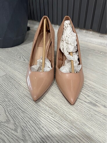 Stradivarius Rugan&süet pudra stiletto