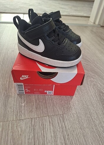 21 Beden siyah Renk 21 no orjinal nike ayakkabı