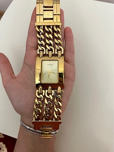 Guess Guess saat