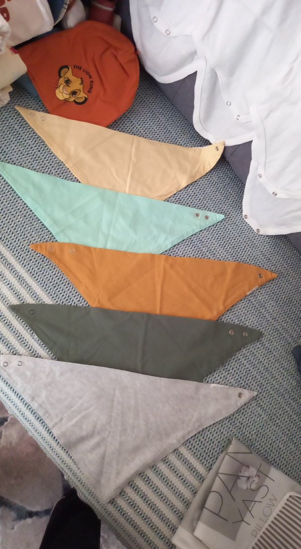 Çok Renkli Üçgen Bebek Önlükleri 5 adet - Görsel 5