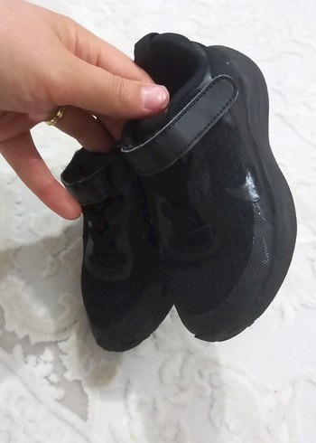 25 Beden Siyah Erkek Çocuk Spor Ayakkabı