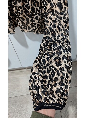 m Beden FARUK EKİN / LEOPAR DESENLİ CROP TRİKO BLUZ