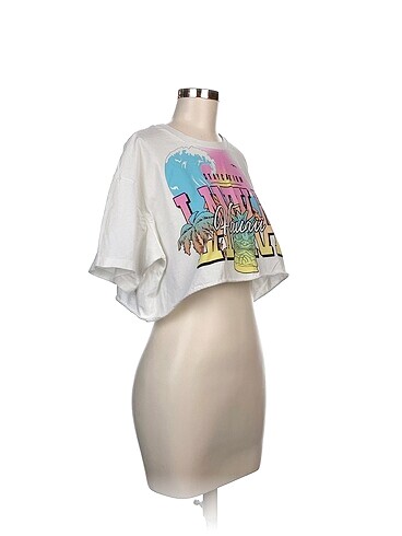 Bershka T-shirt %70 İndirimli. - Görsel 2