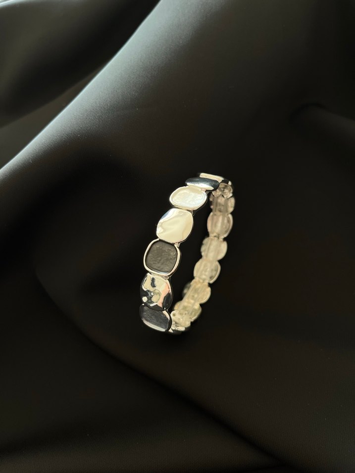 Gri kelepçe - Görsel 2