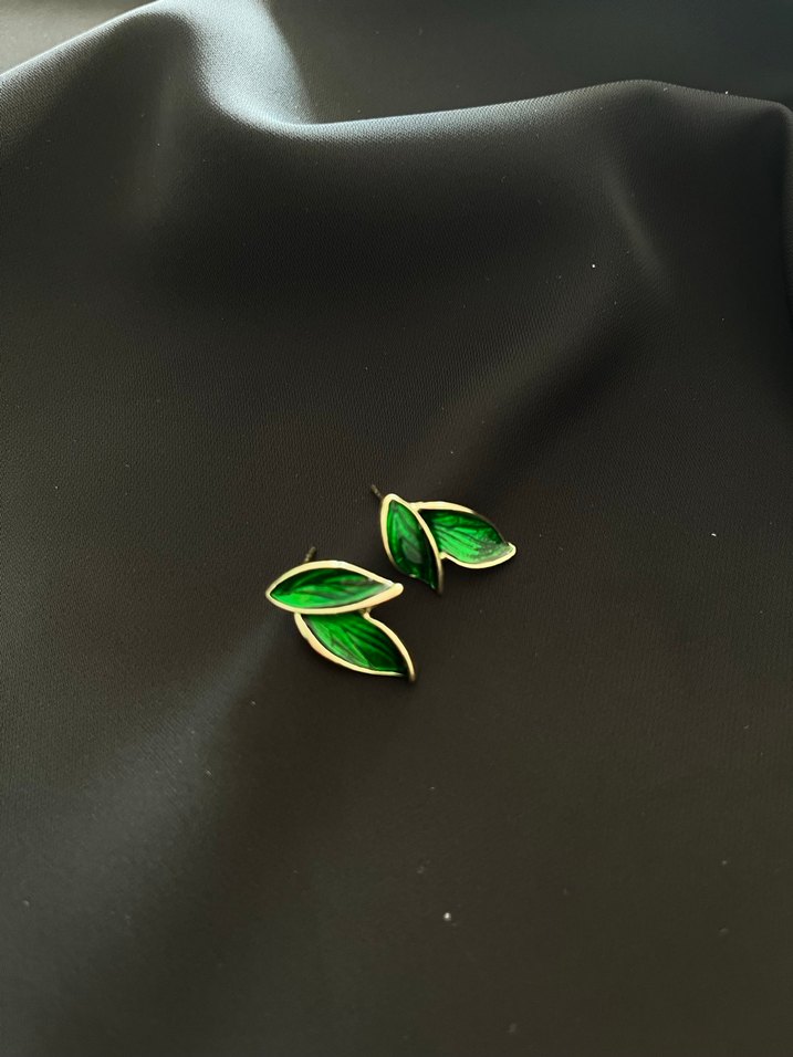 Yeşil Mini Yaprak Küpe - Görsel 2