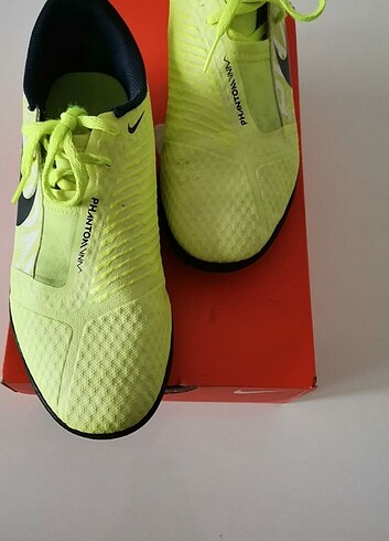 37 Beden yeşil Renk Nike çocuk halı saha ayakkabısı
