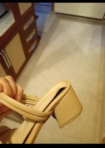 36 Beden Bej Minimalist Topuklu Kadın Terlik