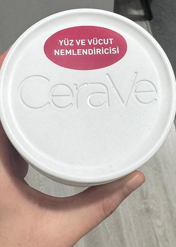 Cerave Yüz ve Vücut Nemlendiricisi