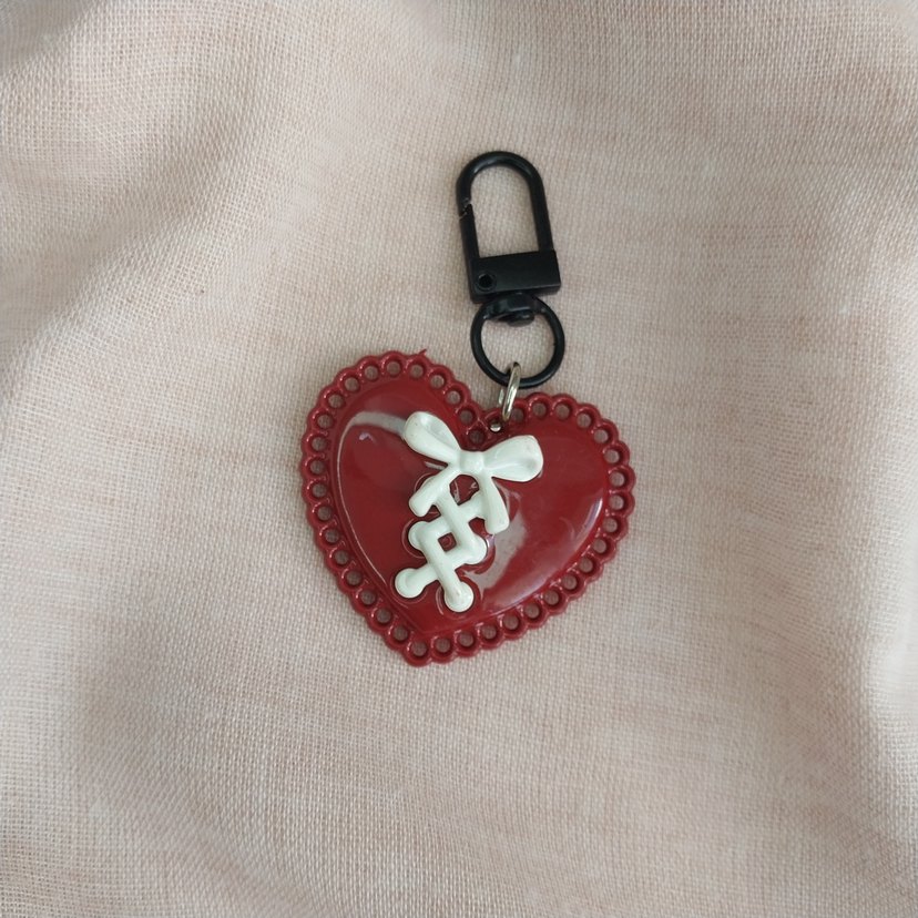 Dantel Detaylı Gotik Kalp Anahtarlık - Görsel 4