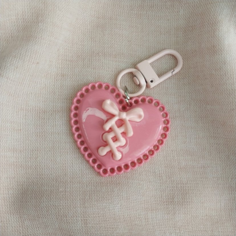 Dantel Detaylı Gotik Kalp Anahtarlık - Görsel 2