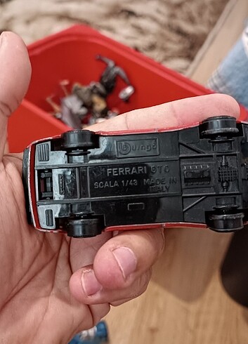  Burago ferrari oyuncak araba 