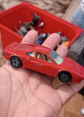  Beden Burago ferrari oyuncak araba 