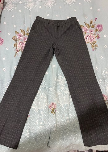 Düğmeli Gri Beyaz Çizgili içi aşağı kadar astarlı Kumaş Pantolon - Görsel 3