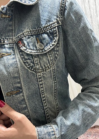 GUESS Kadın Düğmeli Eskitilmiş Denim kot Ceket - Görsel 6