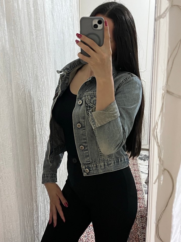 GUESS Kadın Düğmeli Eskitilmiş Denim kot Ceket - Görsel 2