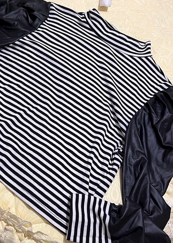 Deri Kollu Siyah Beyaz Çizgili Balıkçı Yaka Bluz - Görsel 7