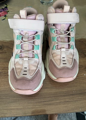 Kız Çocuk Pembe Bağcıklı Spor Ayakkabı