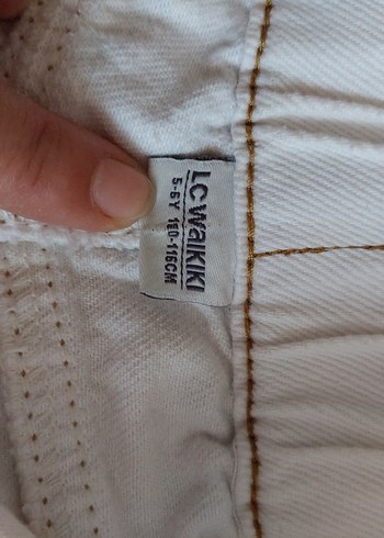 5 Yaş Beden beyaz Renk Düğmeli Beyaz Kız Kot Şort