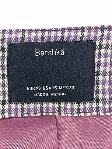 xs Beden çeşitli Renk Bershka Blazer %70 İndirimli.