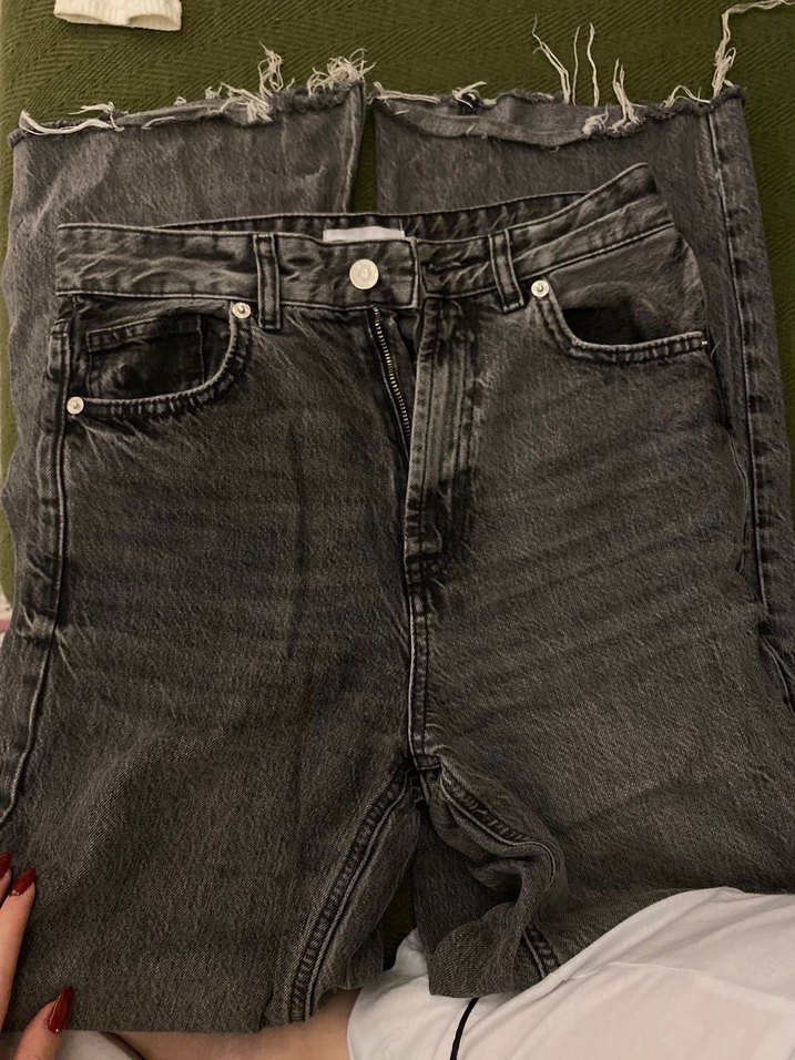 Gri Kesik Detaylı Salaş Kadın Jean - Görsel 2