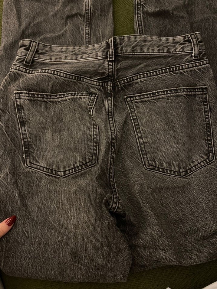 Gri Kesik Detaylı Salaş Kadın Jean - Görsel 4