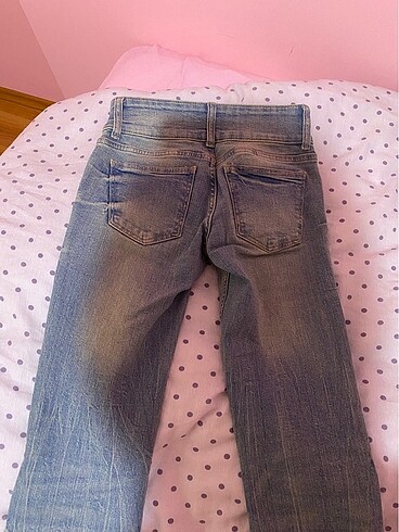 32 Beden mavi Renk BERSHKA low waist Jean