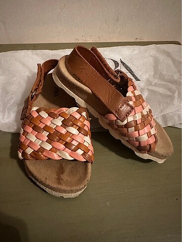 Zara kız çocuk bebek sandalet