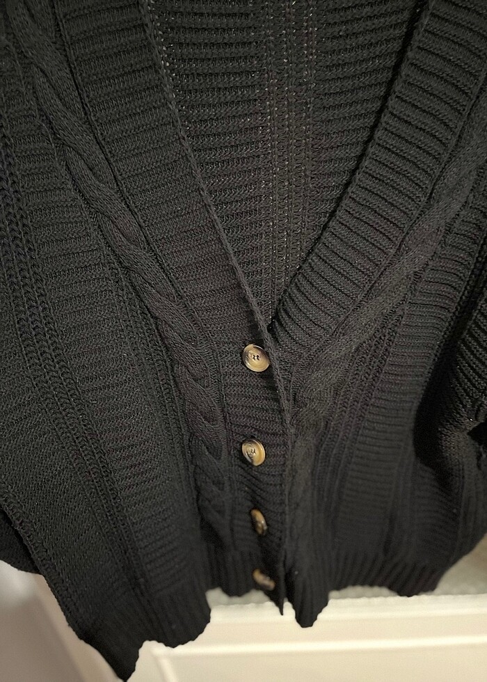 SİYAH YUMUŞACIK HIRKA - Görsel 3