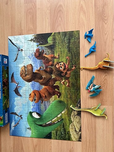 İyi bir dinazor 100 lük puzzle ve maket