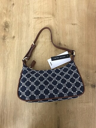 Mango Jakarlı Baget Çanta
