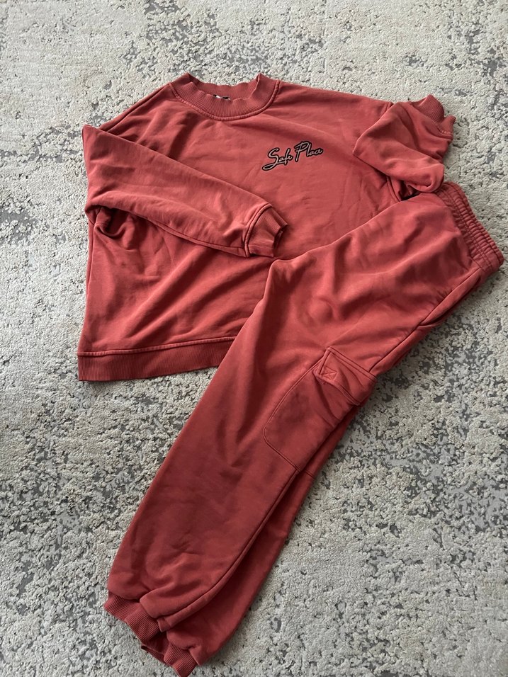 Kemer Detaylı Kırmızı Hamile Eşofman Altı - Görsel 2