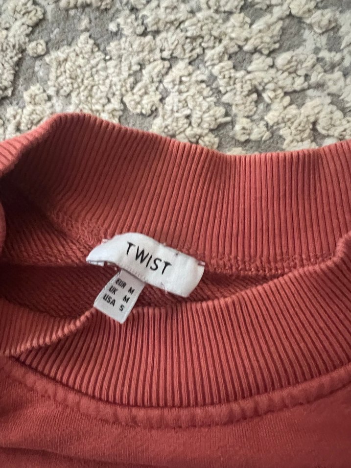 Kemer Detaylı Kırmızı Hamile Eşofman Altı - Görsel 4