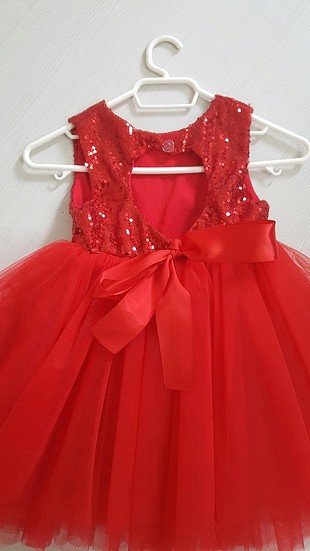 kırmızı elbise