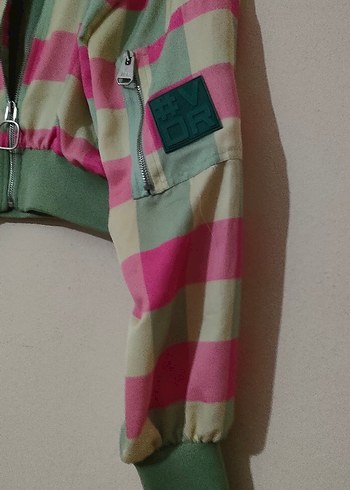 Vintage Love Pembe Batik Desenli Kısa Fermuarlı Kadın Ceket