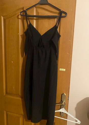 Bershka Siyah V Yakalı Drapeli Midi Elbise