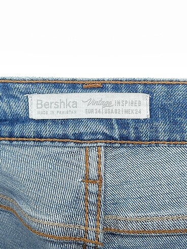 34 Beden mavi Renk Bershka Mini Şort %70 İndirimli.