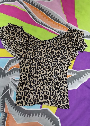 Leopar Desenli Volanlı Kısa Kollu Bluz