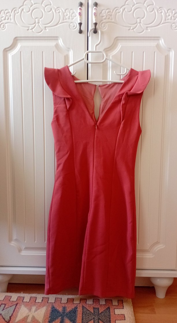 Pembe V Yakalı Fırfırlı Midi Elbise - Görsel 5