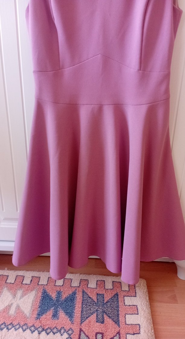 Pembe V Yaka Midi Elbise - Görsel 3