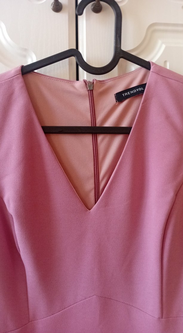 Pembe V Yaka Midi Elbise - Görsel 5