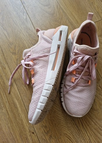 Nike Under Armour yürüyüş ayakkabısı
