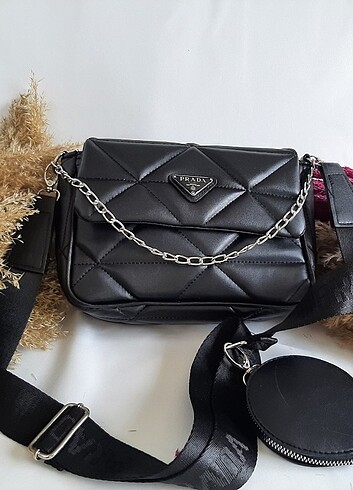 Prada model askılı çanta