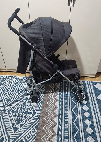 Siyah Katlanabilir Bebek Arabası